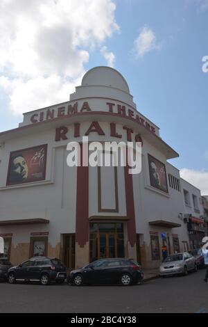 Il Teatro Rialto, uno degli edifici art deco più conosciuti di Casablanca, Marocco. Foto Stock