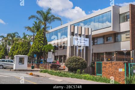 Johannesburg, Sud Africa, 15 marzo - 2020: Ingresso frontale all'ospedale medico privato Foto Stock