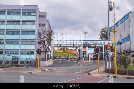 Johannesburg, Sud Africa, 14 marzo - 2020: Ingresso frontale all'università del Witwatersrand. Foto Stock