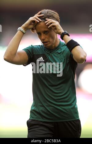 Arbitro Kari Seitz Foto Stock