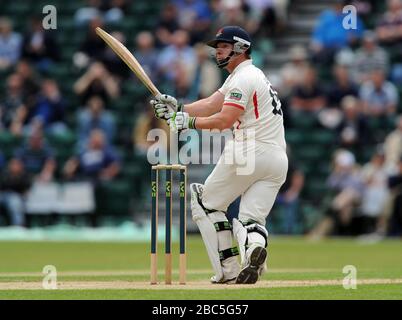 Steven Croft del Lancashire nell'azione di batting contro Surrey. Foto Stock