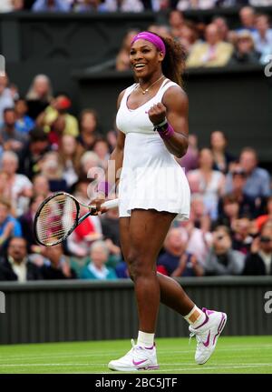 Serena Williams degli Stati Uniti celebra la vittoria contro Petra Kvitova della Repubblica Ceca Foto Stock