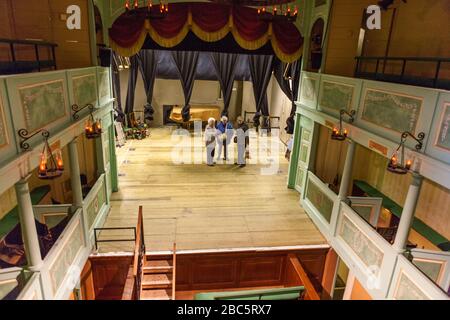 Vista del palco presso lo storico Georgian Theatre Royal, uno dei teatri più antichi della Gran Bretagna, costruito nel 1788, Richmond, North Yorkshire, Inghilterra, Regno Unito Foto Stock