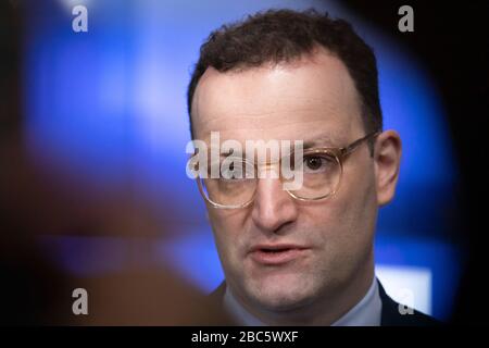 (200403) -- PECHINO, 3 aprile 2020 (Xinhua) -- il ministro tedesco della Sanità Jens Spahn arriva al Consiglio "Affari sanitari" dell'UE a Bruxelles, Belgio, 6 marzo 2020. (Foto di Riccardo Pareggiani/Xinhua) Foto Stock