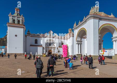 Basilica Nuestra Señora de Copacabana, Copacabana, Lago Titicaca, Ande Mountains, Dipartimento la Paz, Bolivia, America Latina Foto Stock