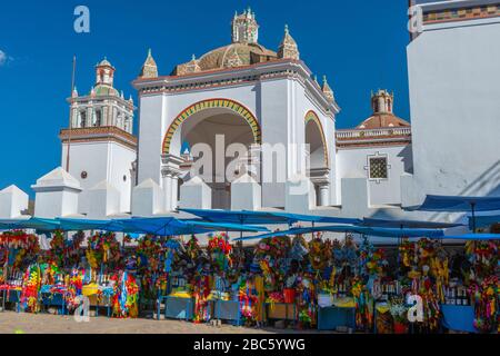 Mercato di strada, Copacabana, Lago Titicaca, Ande Montagne, Dipartimento la Paz, Bolivia, America Latina Foto Stock