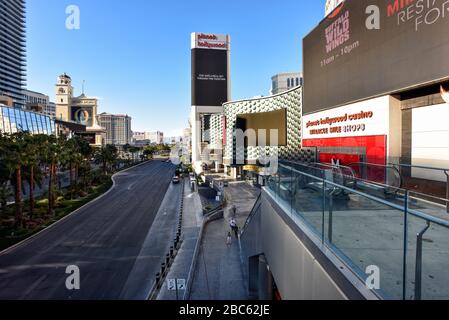 La Las Vegas è chiusa a causa di Coronavirus, la Strip è abbastanza vuota. Non c'è gente per le strade e tutto è chiuso. Foto Stock