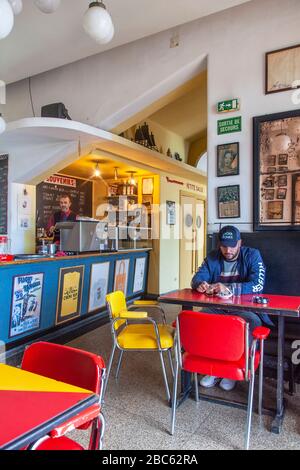 Cinema Rif Cafe interno, Tangeri, Marocco Foto Stock