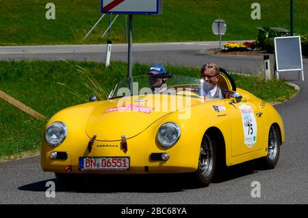 Lunz am See, Austria - 19 luglio 2013: Porsche 356 Speedster sul palco speciale di International Ennstal Classic 2013, un torneo annuale attraverso l'attenzione Foto Stock
