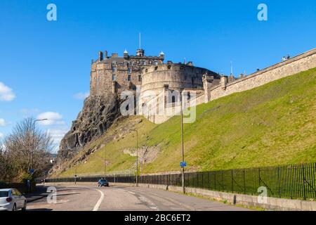 Castello di Edimburgo da Johnston Terrace durante il Coronavirus Pandemic Lockdown Foto Stock