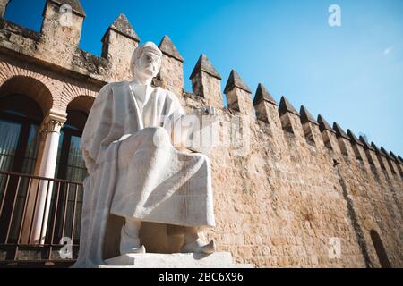 Statua di Averroes o Abul Walid Muhammad ibn Ahmad ibn Rushd; filosofo spagnolo-arabo, arti e mistico di Pablo Yusti 1967 Foto Stock