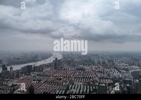 Shanghai, Cina - 03 giu 2018: Vista aerea del paesaggio urbano di Shanghai, Pudong Foto Stock