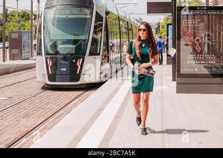 CITTÀ DI LUSSEMBURGO / LUGLIO 2019: La vita dei lavoratori e dei pendolari in città Foto Stock