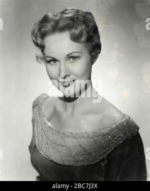 Attrice americana Virginia Mayo nel film The Flame and the Arrow, USA 1950 Foto Stock