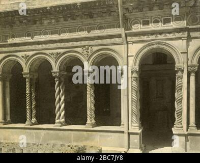 Chiostro della Basilica di San Paolo, particolare, Roma, Italia anni Venti Foto Stock