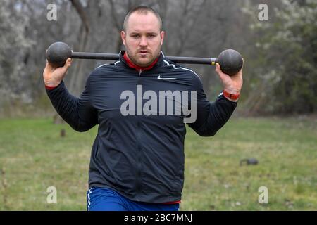 Praga, Repubblica Ceca. 03rd Apr, 2020. Atleta ceco, colpo putter Tomas Stanek, treni a Praga, Repubblica Ceca, il 3 aprile 2020. Credito: Vit Simanek/CTK Foto/Alamy Live News Foto Stock