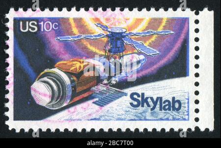 STATI UNITI - CIRCA 1974: Timbro stampato dagli Stati Uniti, mostra Skylab, circa 1974 Foto Stock