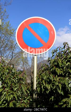 Interdizione di stationner. Panneau de signalisation. Saint-Gervais-les-Bains. Alta Savoia. Francia. Foto Stock