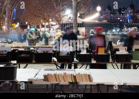 Book Market, Southbank Center, Belvedere Rd, Bishop's, Londra SE1 8XX Foto Stock