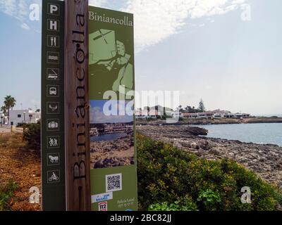 Segnaletica sulla Camí de Cavalls,il sentiero costiero,Biniancolla, Minorca,Isole Baleari,Spagna,Europa Foto Stock