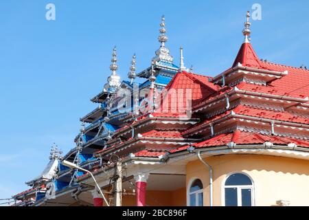 Casa di lusso di persone Rom chiamato 'tiganesti palato' in Huedin, Romania Foto Stock