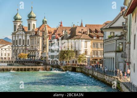 Chiesa gesuita nel centro storico di Lucerna in Svizzera Foto Stock