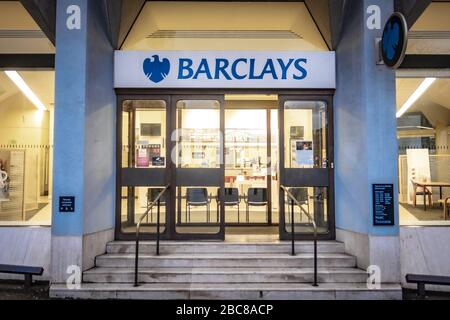 Barclays High Street Bank Branch Signage - Londra Regno Unito Foto Stock