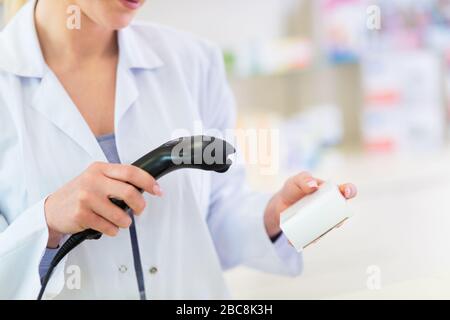 Pagamento in farmacia Foto Stock