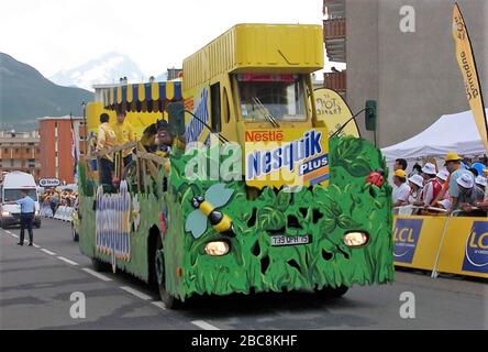 Caravanne Publicitaire durante il Tour de France 2006, pista ciclabile 15 gara,Gap - l'Alpe-d'Huez il 18 giugno 2006 in 'Alpe-d'Huez, Francia - Foto Laurent Lairys /DPPI Foto Stock