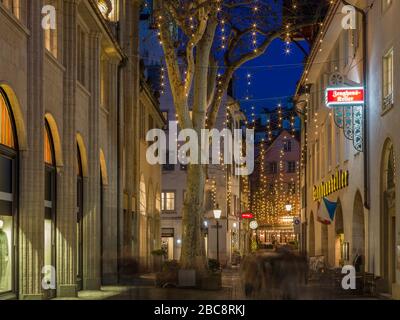 Luci di Natale sulla Bahnhofstrasse a Zurigo Foto Stock