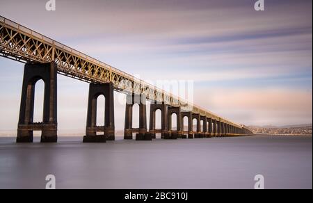 Il ponte ferroviario di Tay. Dundee. Scozia Foto Stock