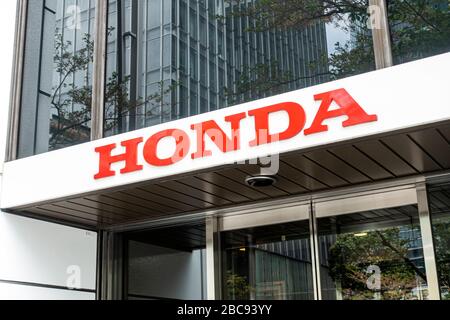 Tokyo / Giappone - 5 aprile 2018: Foto del logo Honda. Azienda industriale internazionale Honda per la produzione di auto e moto. Foto Stock