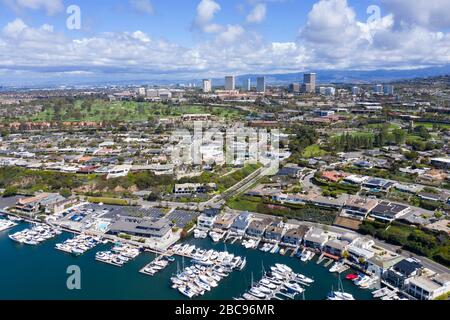 Vista aerea dello skyline di Newport Beach Center Foto Stock