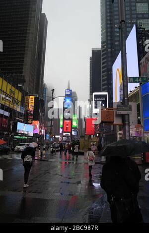 Si avvicina a Times Square dalla 7th Avenue Foto Stock