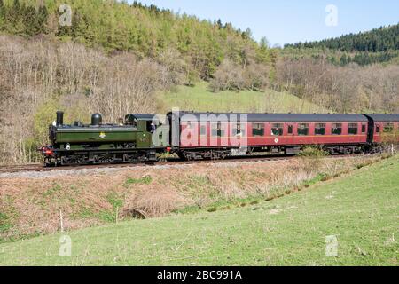 Un treno a vapore sulla ferrovia di Llangollen Foto Stock