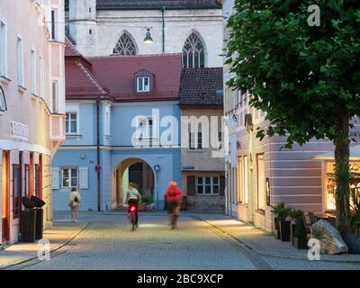 Eichstatt, città vecchia al tramonto, Altmühltal, Baviera, Germania Foto Stock