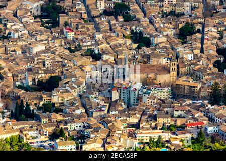 Foto aerea, cath. Chiesa di San Bartolomeo, Església parroquial de Sant Bartomeu de Sóller, Sóller, Europa, Isole Baleari, Spagna Foto Stock