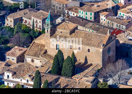 Veduta aerea, isola, Convento dell'Ordine certosiano, Museu Cartoixa de Valldemossa, Museu Frédéric Chopin i George Sand, Museu Municipal de Valldemos Foto Stock