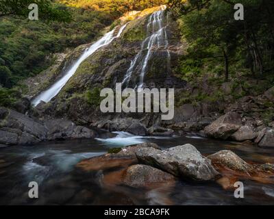 oh ko cascata a yakushima giappone, bello scenario e atmosfera Foto Stock