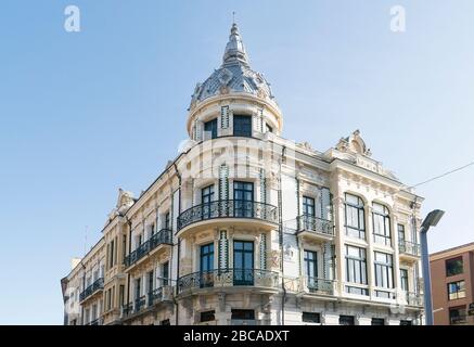Spagna, Asturie, Llanes, edificio in stile Liberty Foto Stock