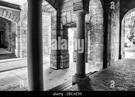 Winthrop Hall, Università dell'Australia Occidentale, costruita nel 1932 con vecchi edifici simili a cattedrale Foto Stock