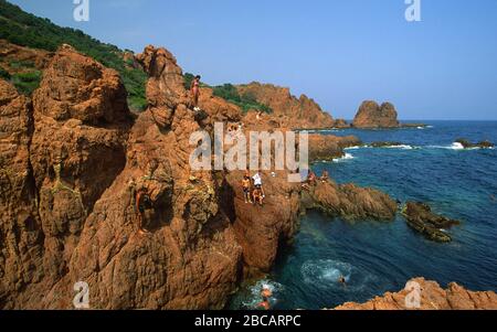 Le rocce rosse del cornicione d'oro Esterel Francia Provenza Foto Stock