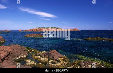 Le rocce rosse del cornicione d'oro Esterel Francia Provenza Foto Stock