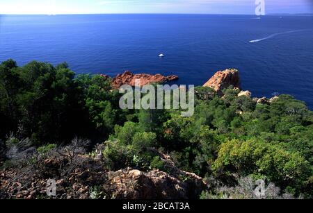 Le rocce rosse del cornicione d'oro Esterel Francia Provenza Foto Stock