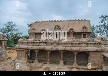 Il Tempio di Seashore, Ganesh Ratha, Five Rathas, la penitenza di Arjuna sono siti Patrimonio dell'Umanità dell'UNESCO, situato a Mamallapuram aka Mahabalipuram in Tamil Nadu, Ind Foto Stock