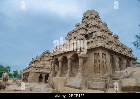 Il Tempio di Seashore, Ganesh Ratha, Five Rathas, la penitenza di Arjuna sono siti Patrimonio dell'Umanità dell'UNESCO, situato a Mamallapuram aka Mahabalipuram in Tamil Nadu, Ind Foto Stock