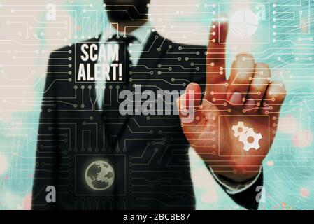 La scrittura della nota mostra Scam Alert. Il concetto di business per qualcuno di avvertimento circa il regime o avviso di frode qualsiasi insolito Foto Stock