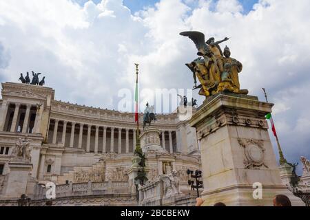 Altare della Patria-altare della Patria in Piazza Venezia-Grand Marble, tempio classico in onore del primo re italiano e dei soldati della prima guerra mondiale Foto Stock