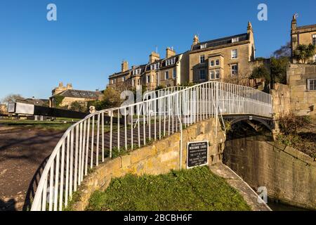 Ponte ornato a Widcombe Locks, Kennet e Avon Canal, Bath Somerset UK Foto Stock