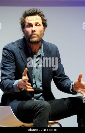 Jpvanotti rapper, cantante e cantautore italiano - Lorenzo Cherubini - durante la presentazione l''Italia che verrà' - Corriere della sera - Triennale di Milano Foto Stock